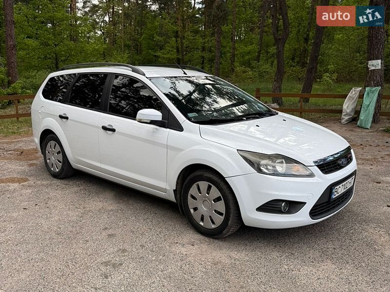 Универсал Ford Focus 2010 в Великих Мостах