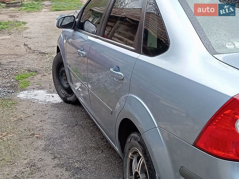 Седан Ford Focus 2007 в Полонном