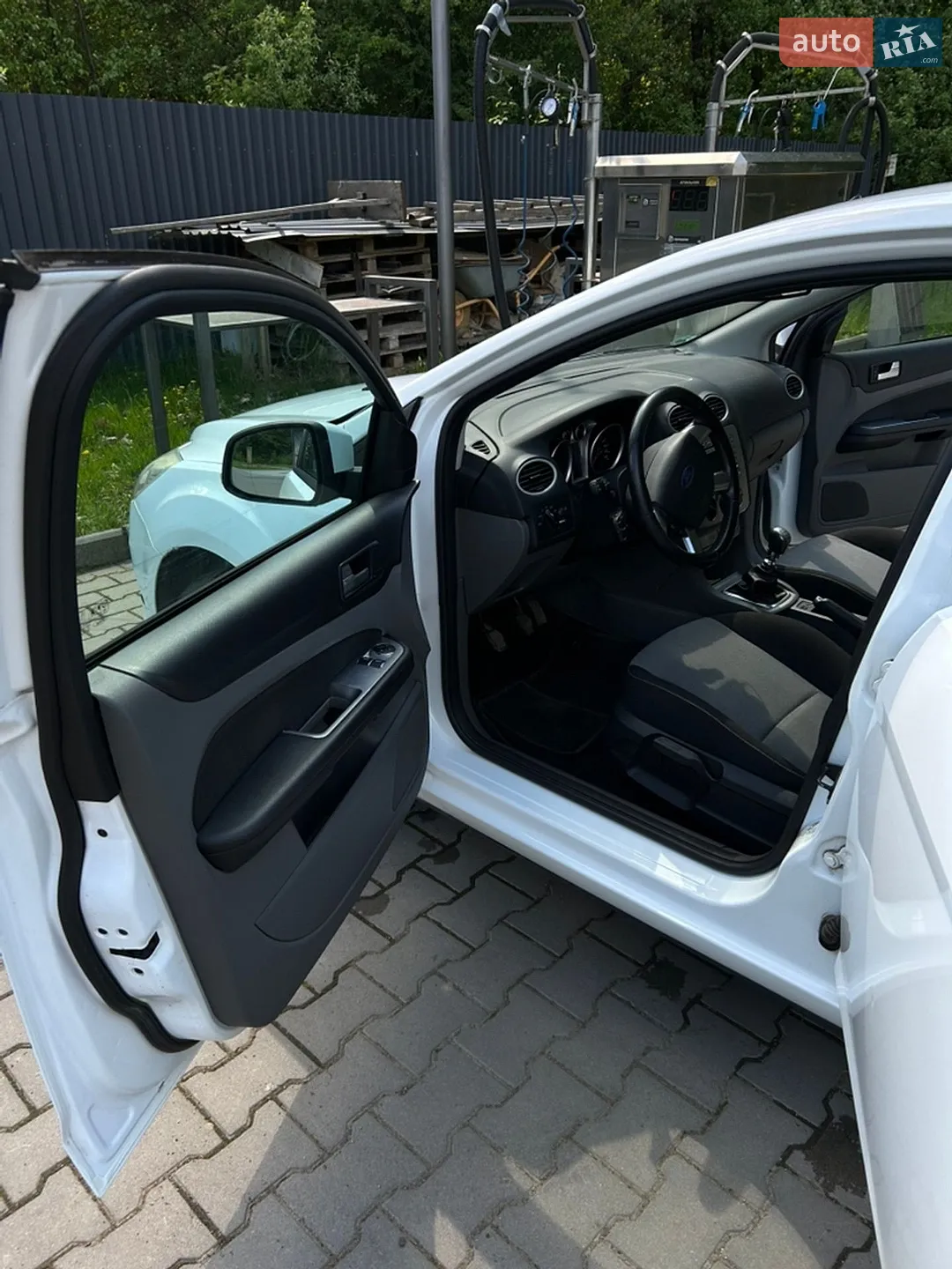 2010 Ford Focus - мініатюра 7