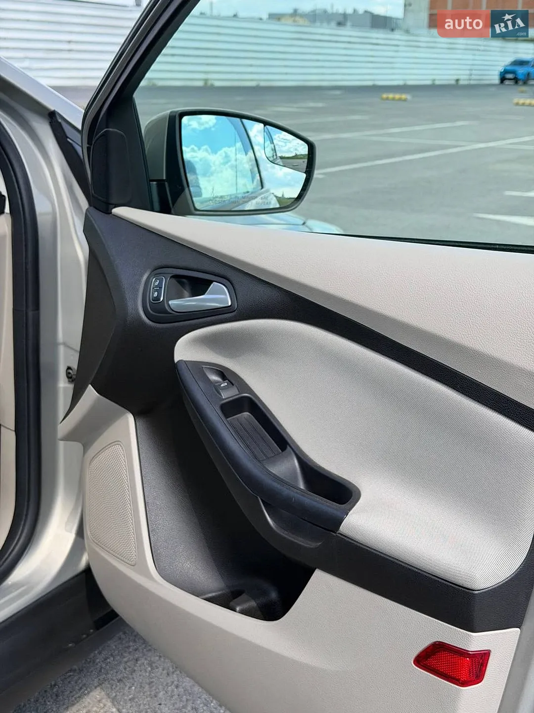 2016 Ford Focus - мініатюра 16