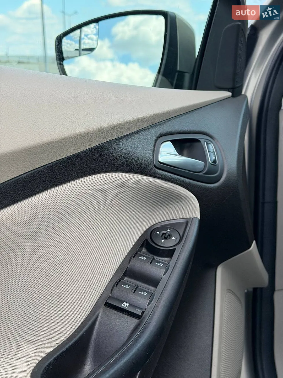 2016 Ford Focus - мініатюра 17