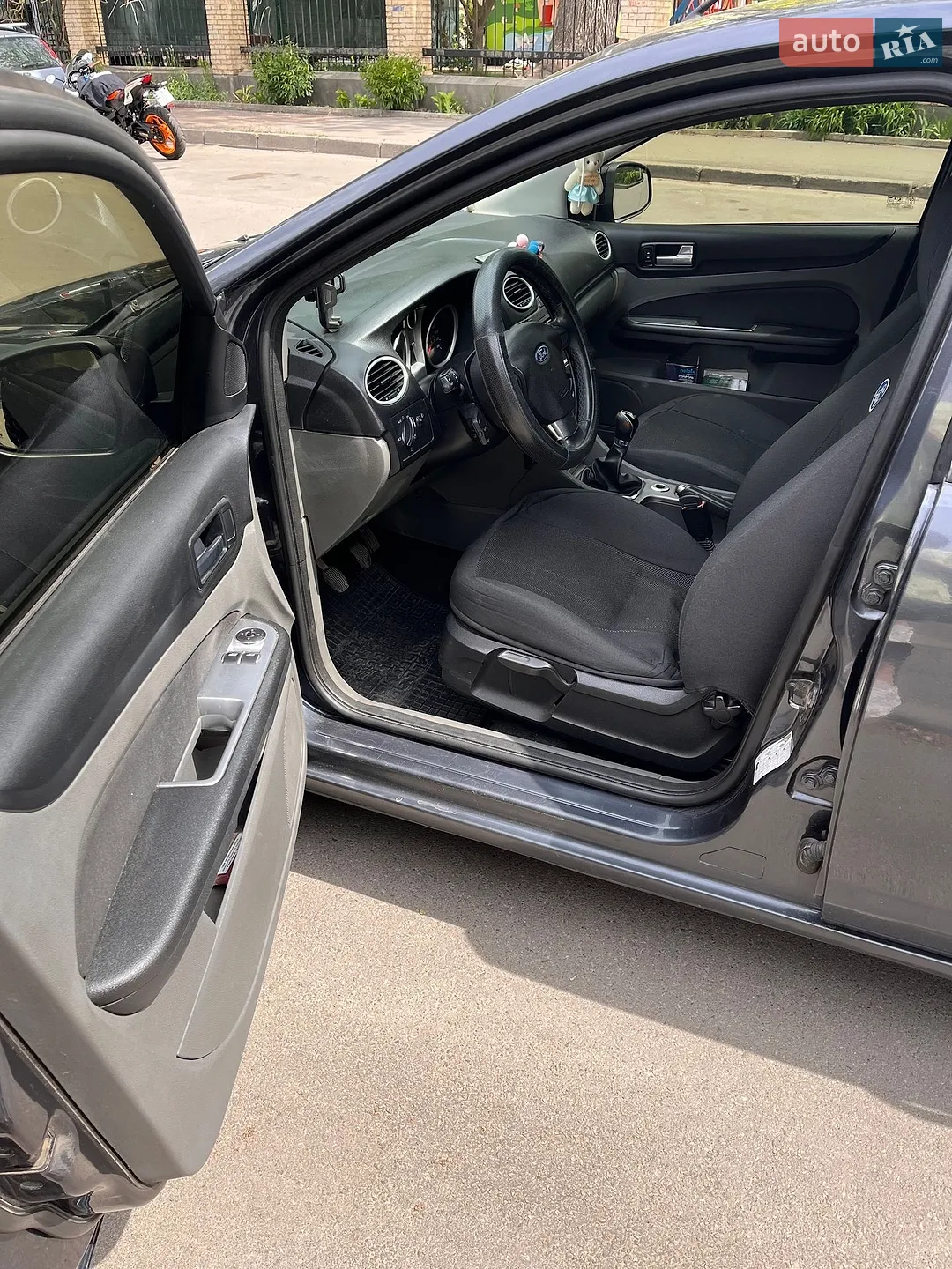 2010 Ford Focus - мініатюра 6