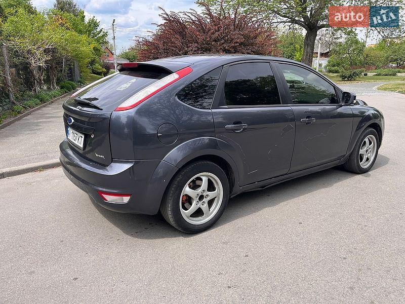 Хэтчбек Ford Focus 2010 в Василькове