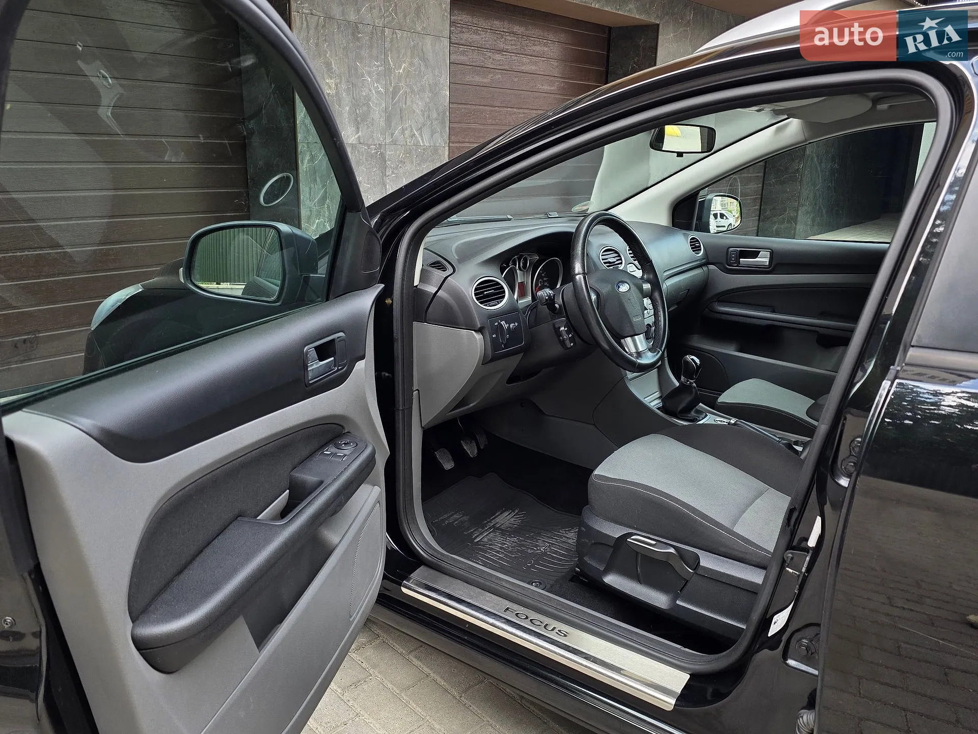 2010 Ford Focus - мініатюра 20