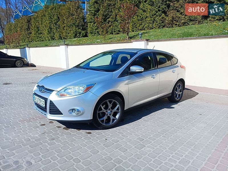 Хетчбек Ford Focus 2012 в Острозі