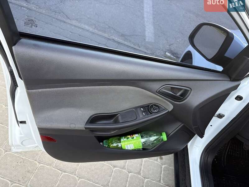 Хэтчбек Ford Focus 2012 в Полтаве