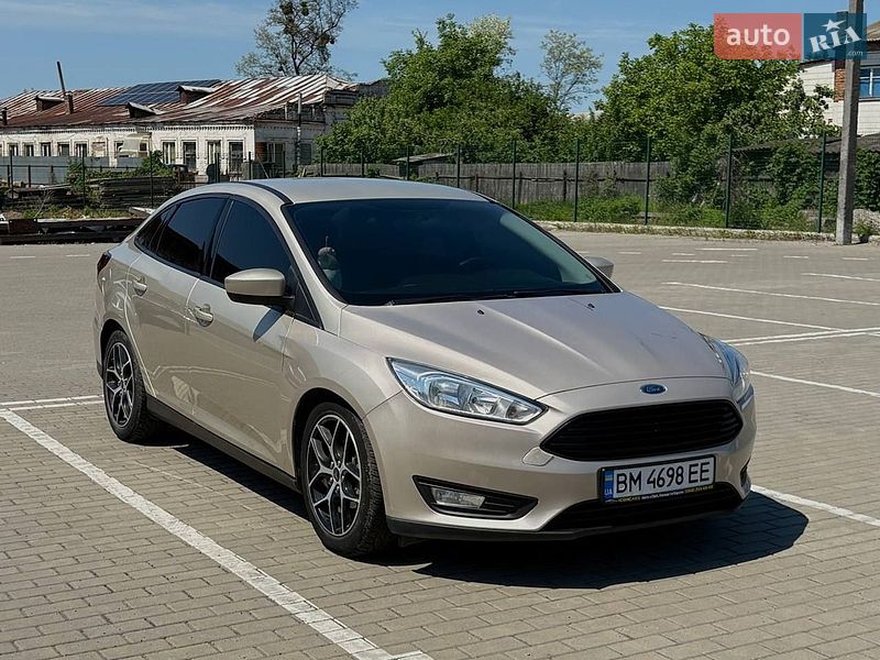 Седан Ford Focus 2017 в Ромнах