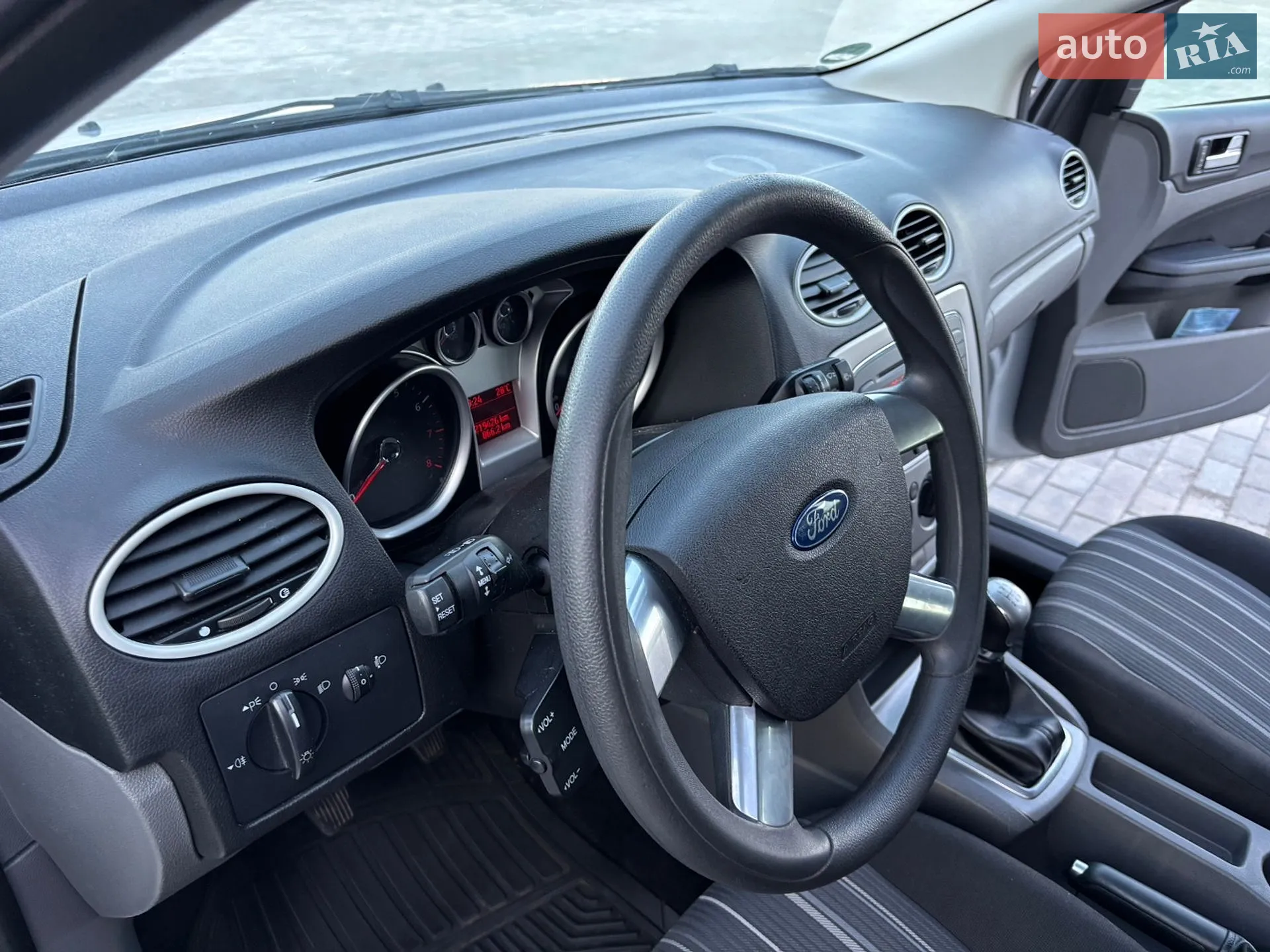2010 Ford Focus - мініатюра 37