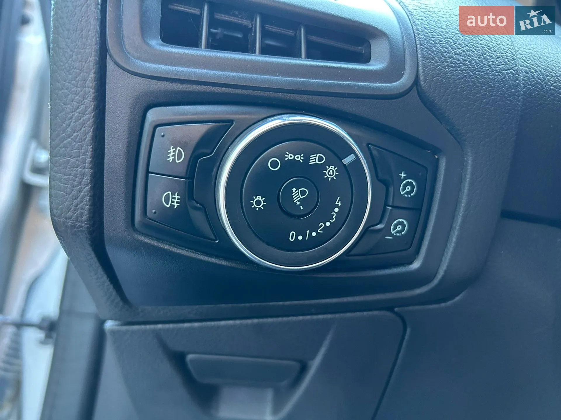 2011 Ford Focus - мініатюра 8