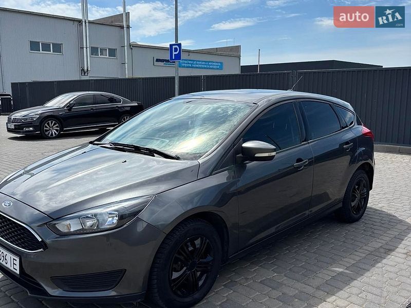 Хэтчбек Ford Focus 2015 в Ужгороде