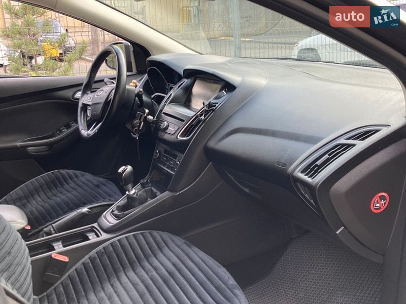 Хетчбек Ford Focus 2015 в Одесі