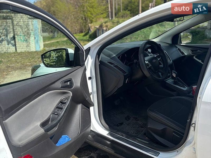 Хэтчбек Ford Focus 2011 в Новояворовске
