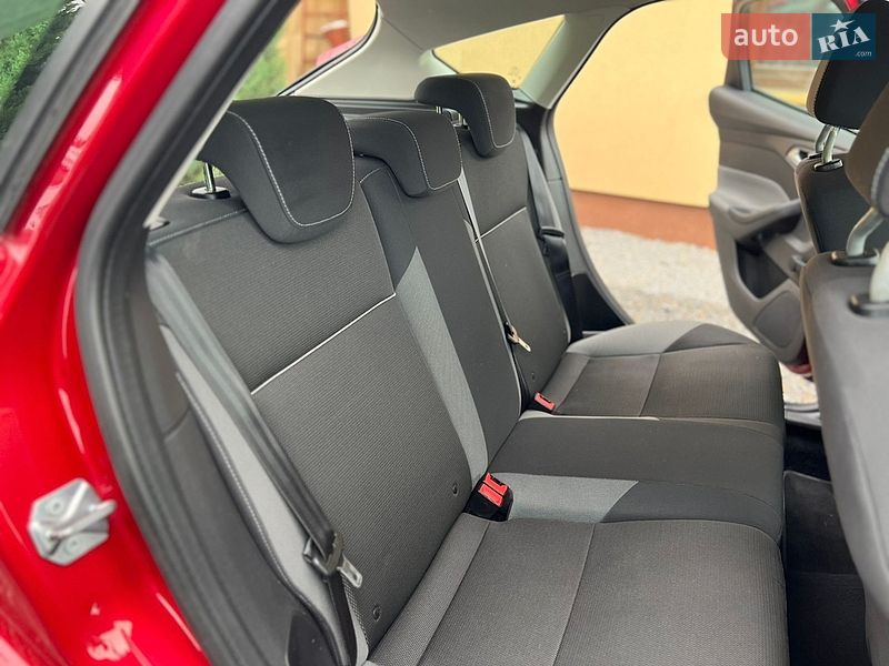 Хетчбек Ford Focus 2012 в Рівному