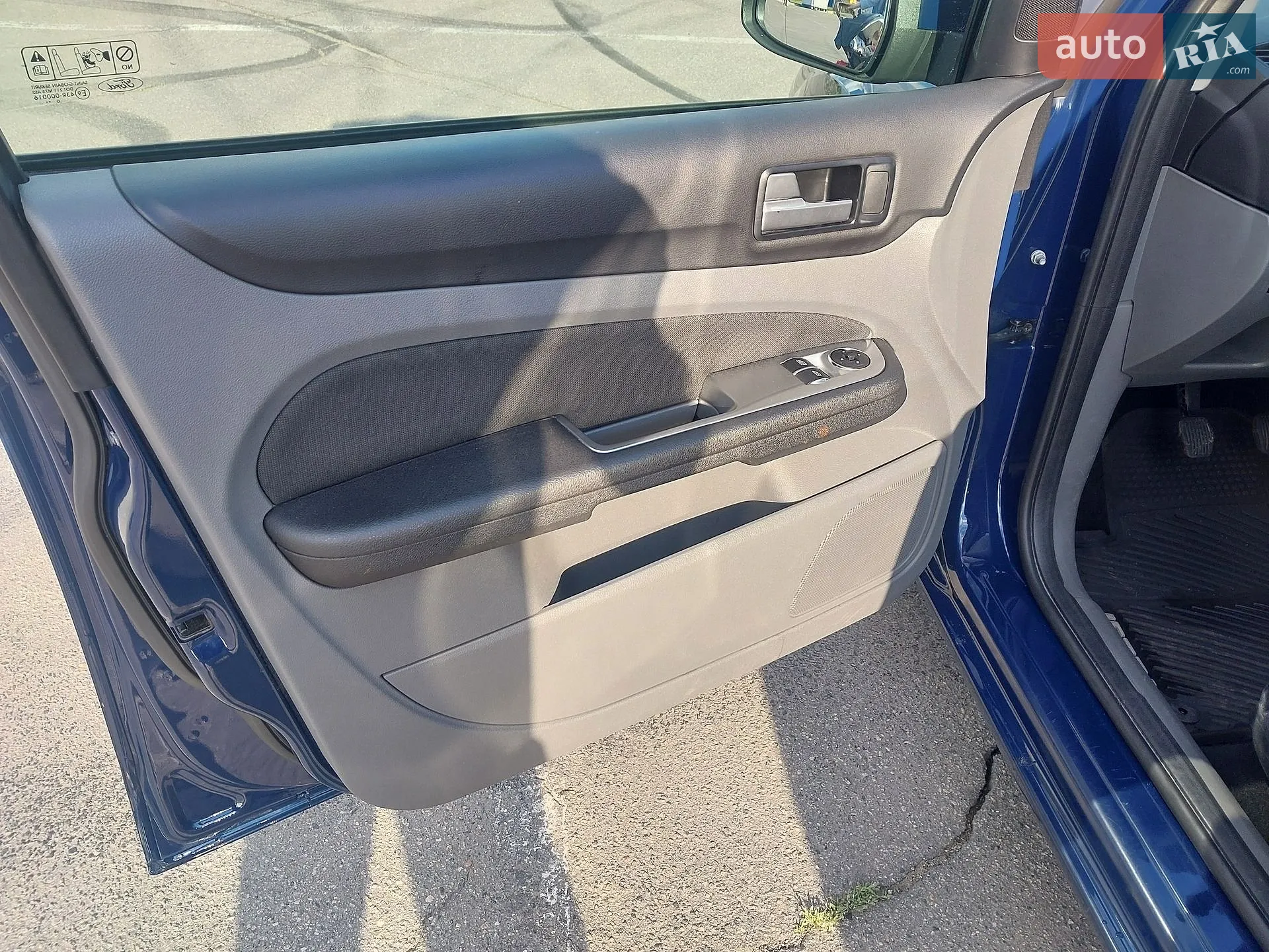 2010 Ford Focus - мініатюра 9