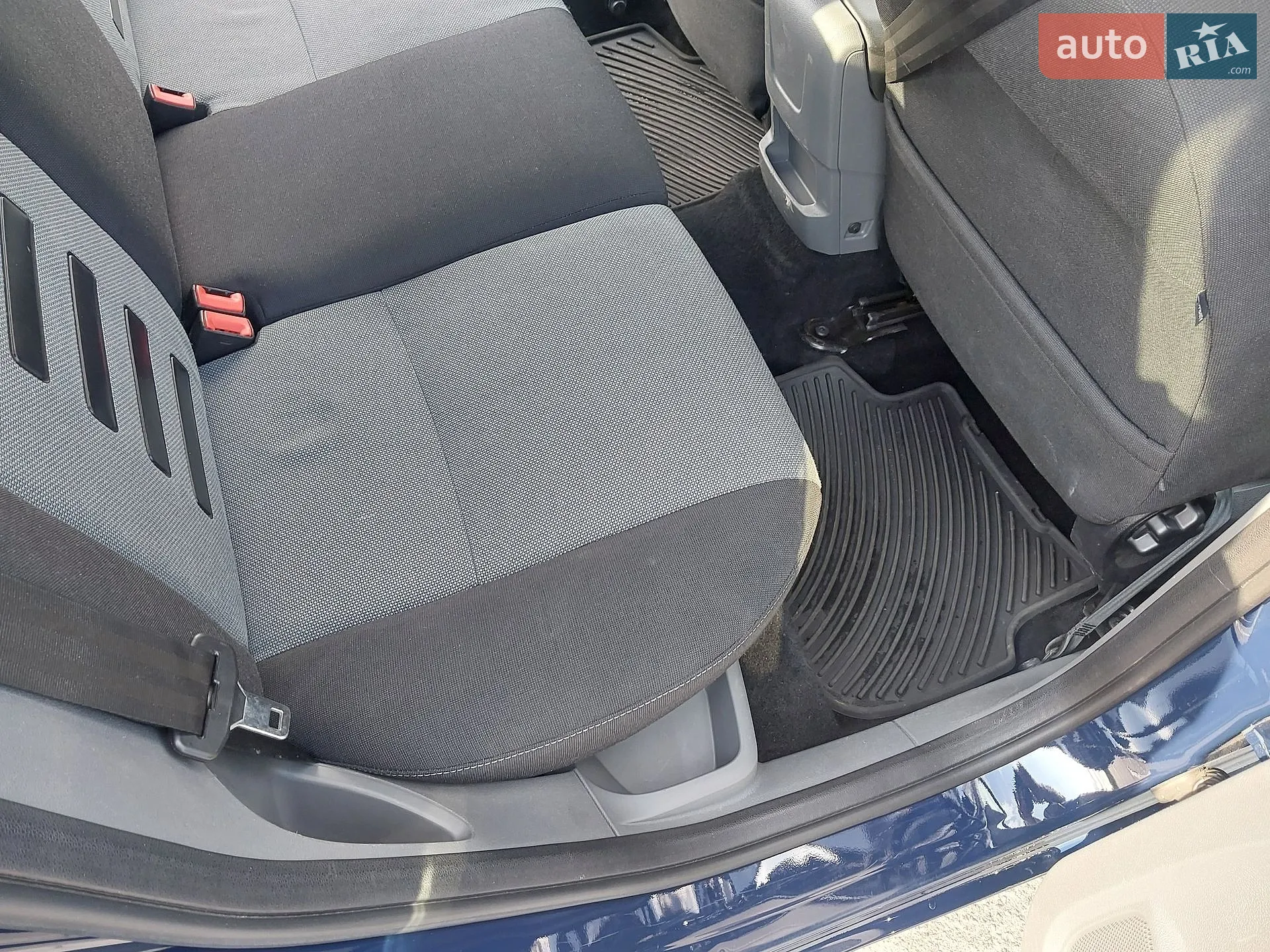2010 Ford Focus - мініатюра 16