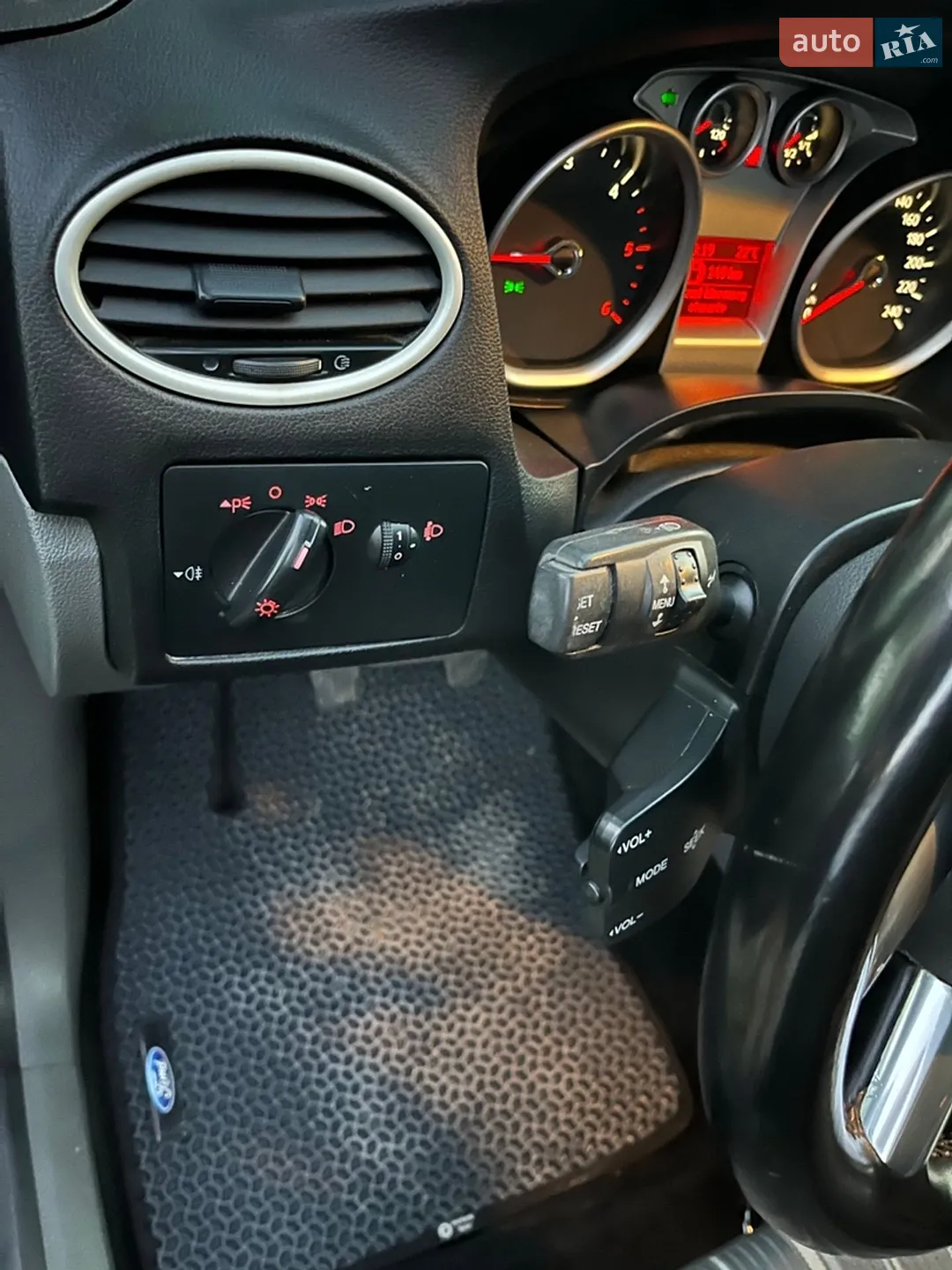 2010 Ford Focus - мініатюра 35