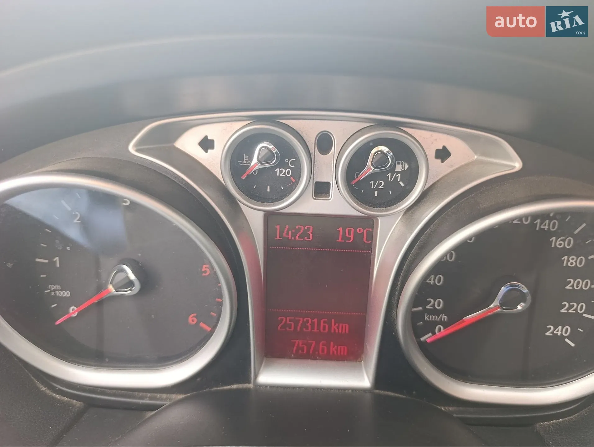 Ford Focus 2009 VIN WF0SXXGCDS9P27491 фото оголошення 8 з 21
