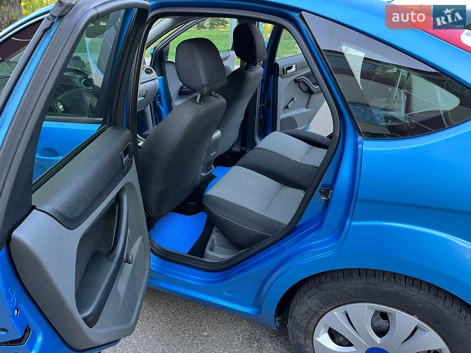 2010 Ford Focus - мініатюра 11