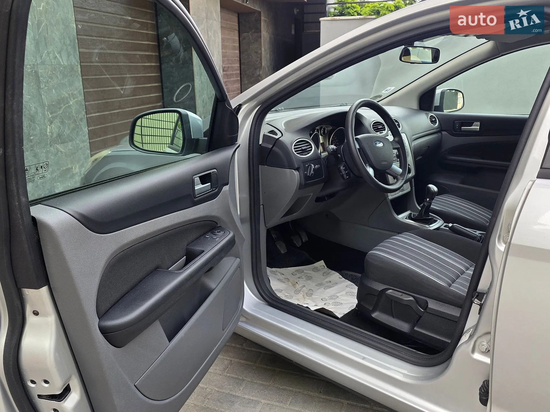 2010 Ford Focus - мініатюра 20
