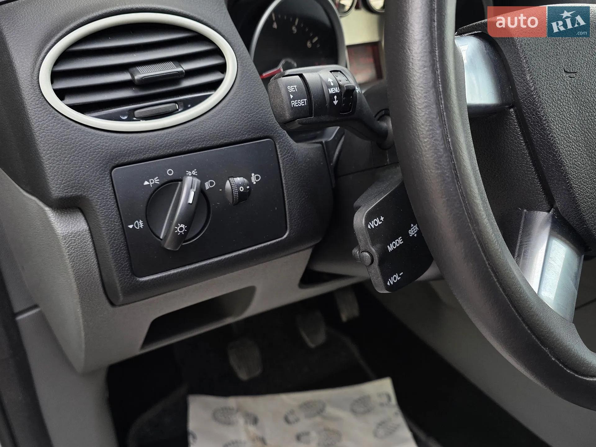 2010 Ford Focus - мініатюра 26