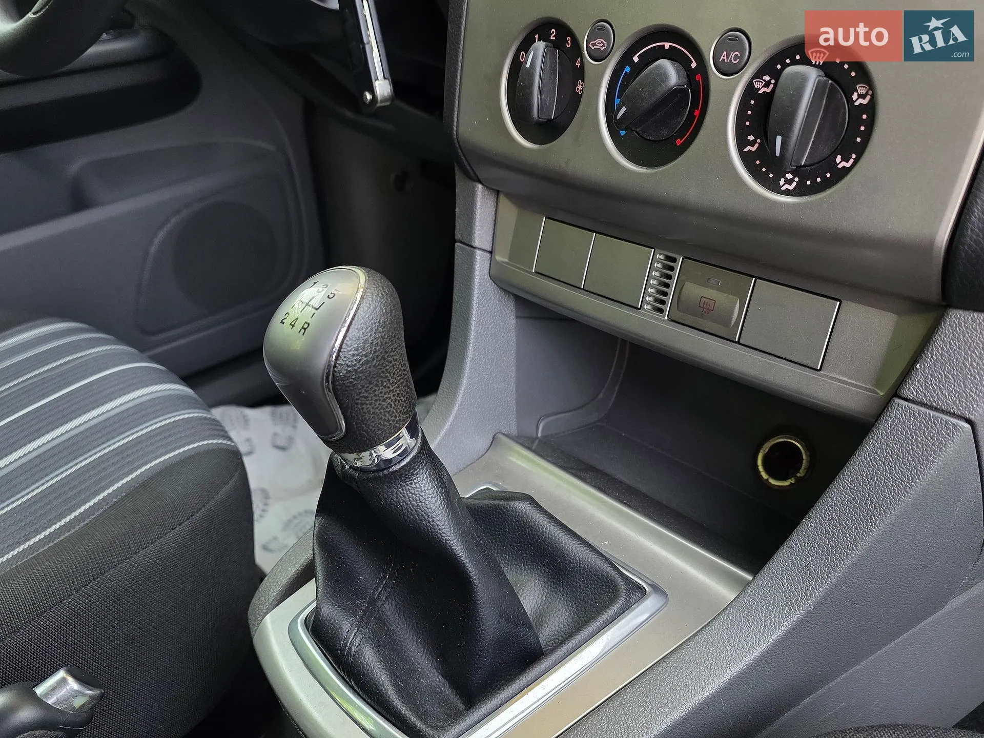 2010 Ford Focus - мініатюра 36