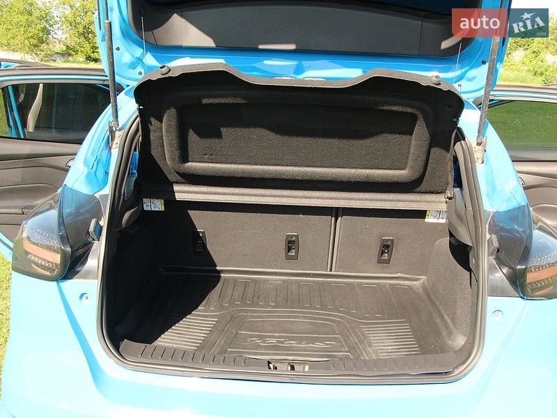 Хетчбек Ford Focus 2016 в Вендичанах