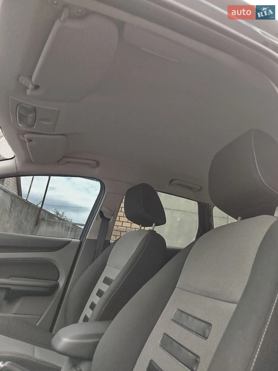 2010 Ford Focus - мініатюра 4