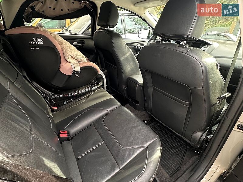 Хэтчбек Ford Focus 2015 в Киеве
