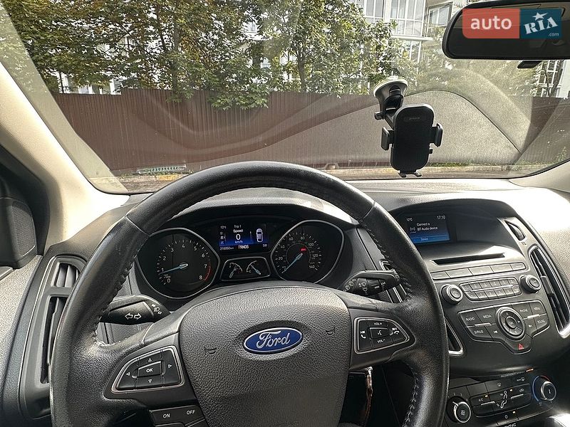Хэтчбек Ford Focus 2015 в Киеве