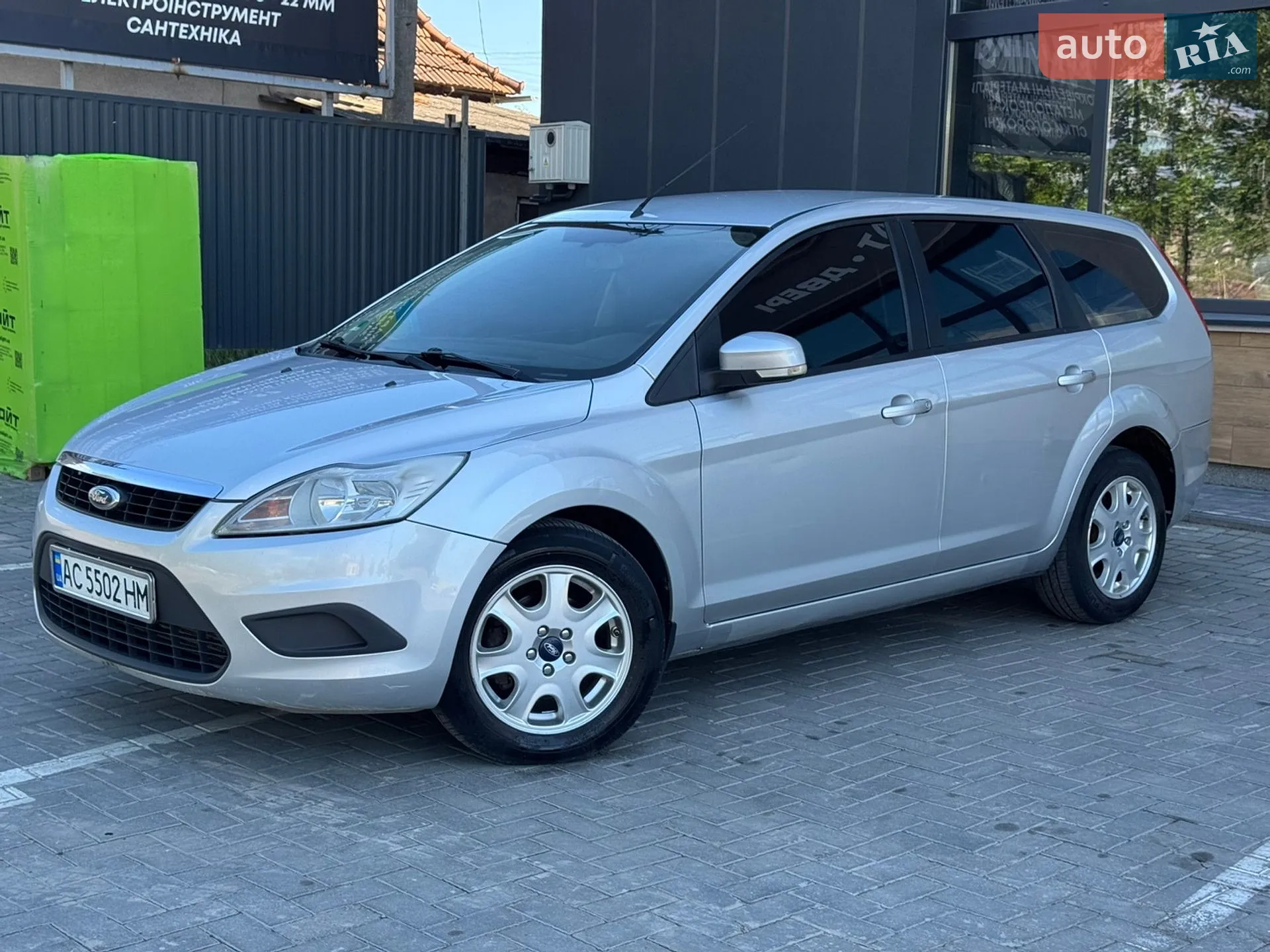 2010 Ford Focus - мініатюра 2