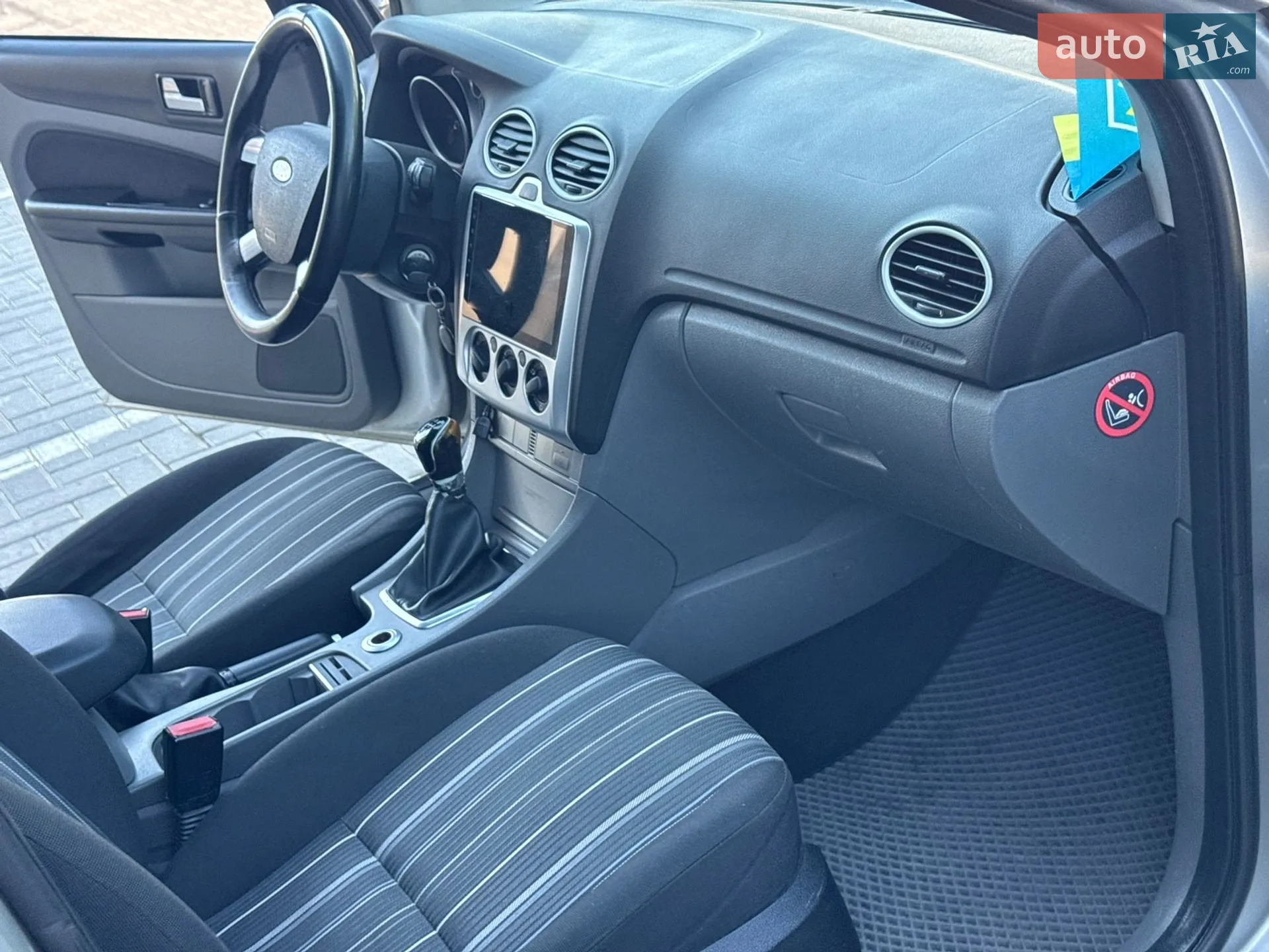 2010 Ford Focus - мініатюра 21