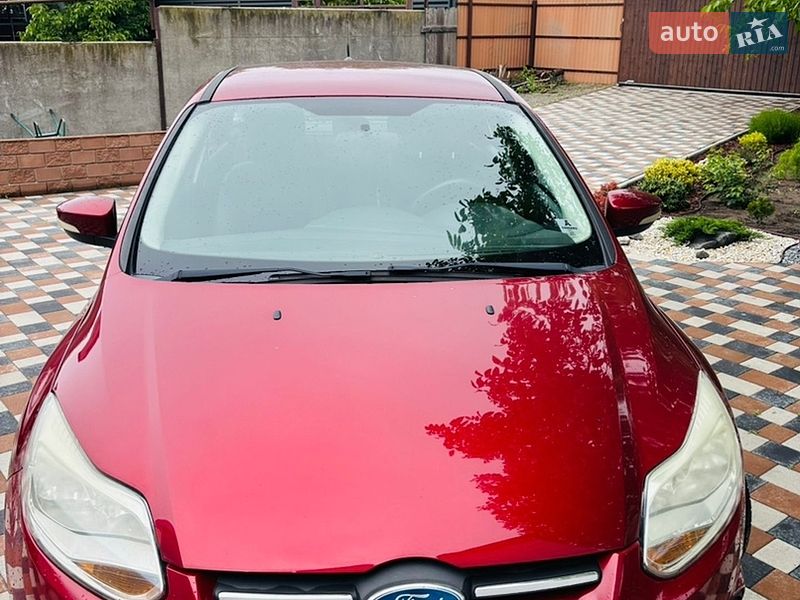 Хетчбек Ford Focus 2014 в Дніпрі