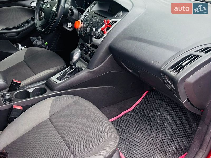 Хетчбек Ford Focus 2014 в Дніпрі