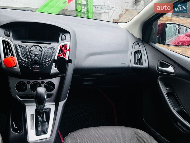 Хетчбек Ford Focus 2014 в Дніпрі