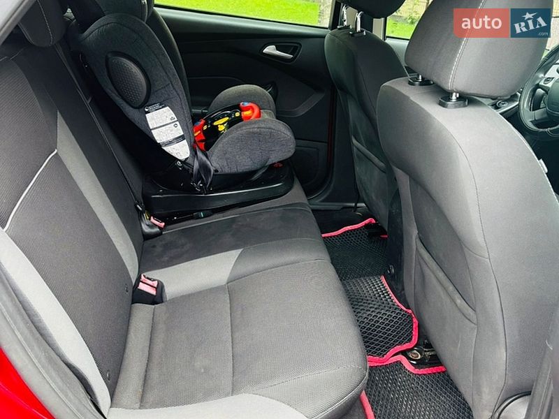 Хетчбек Ford Focus 2014 в Дніпрі