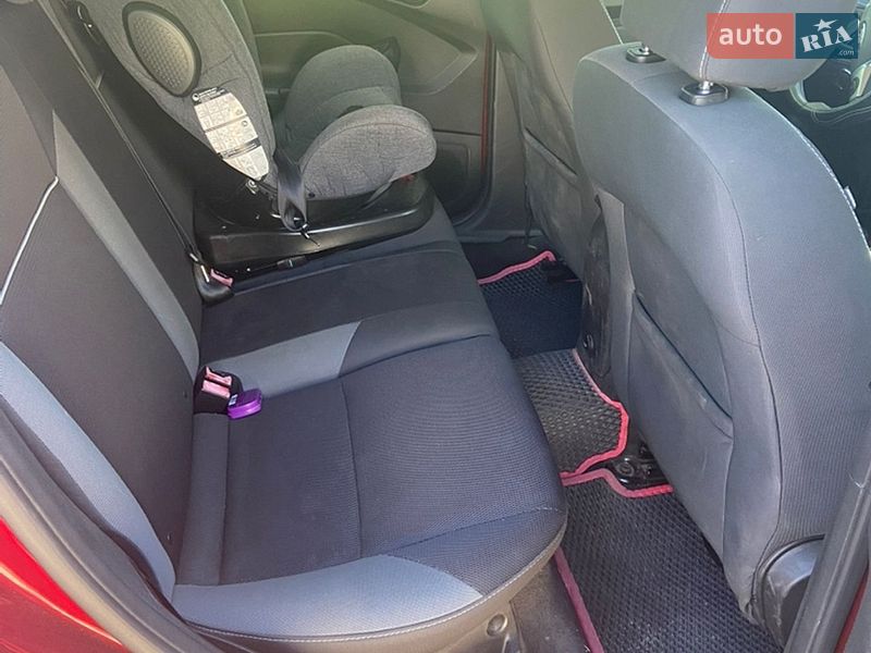 Хетчбек Ford Focus 2014 в Дніпрі