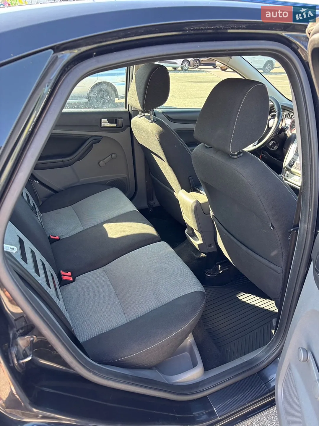 2010 Ford Focus - мініатюра 3