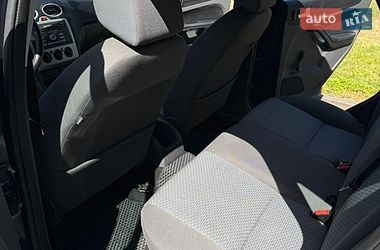 Хэтчбек Ford Focus 2006 в Млинове