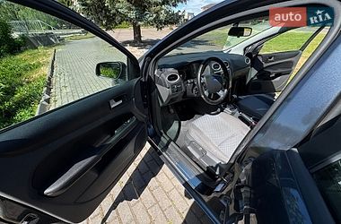 Хэтчбек Ford Focus 2006 в Млинове