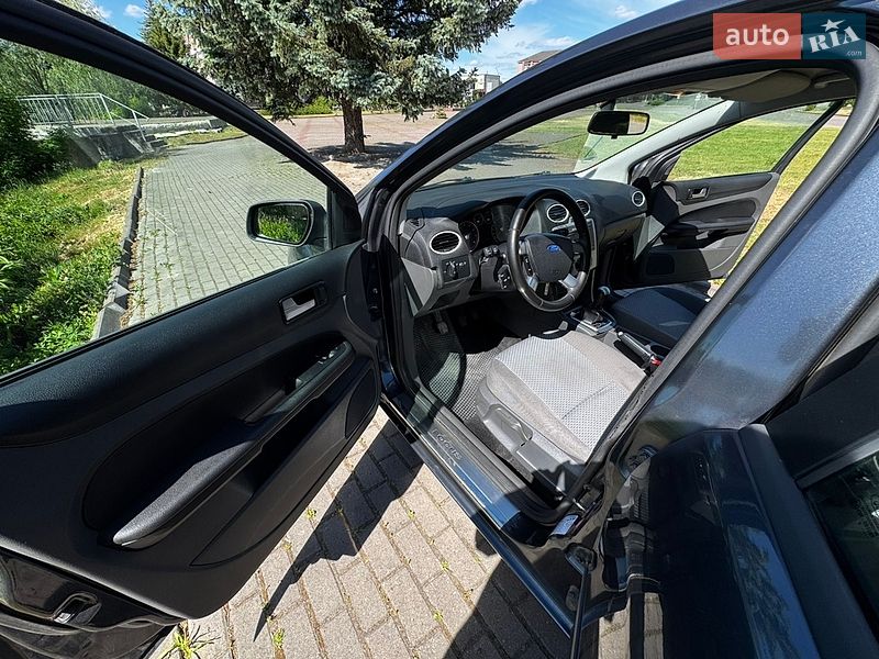 Хэтчбек Ford Focus 2006 в Млинове