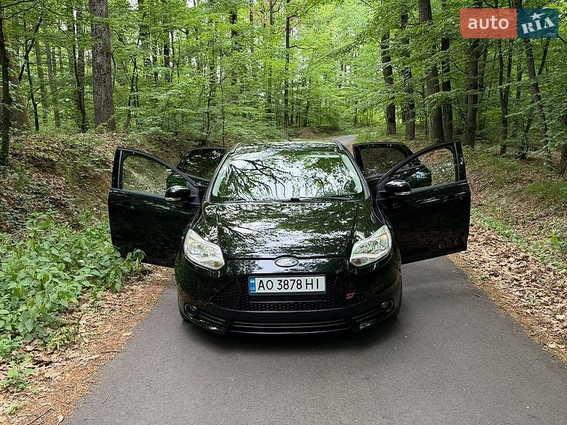 Хетчбек Ford Focus 2013 в Мукачевому фото Хетчбек Ford Focus 2013 в Мукачевому