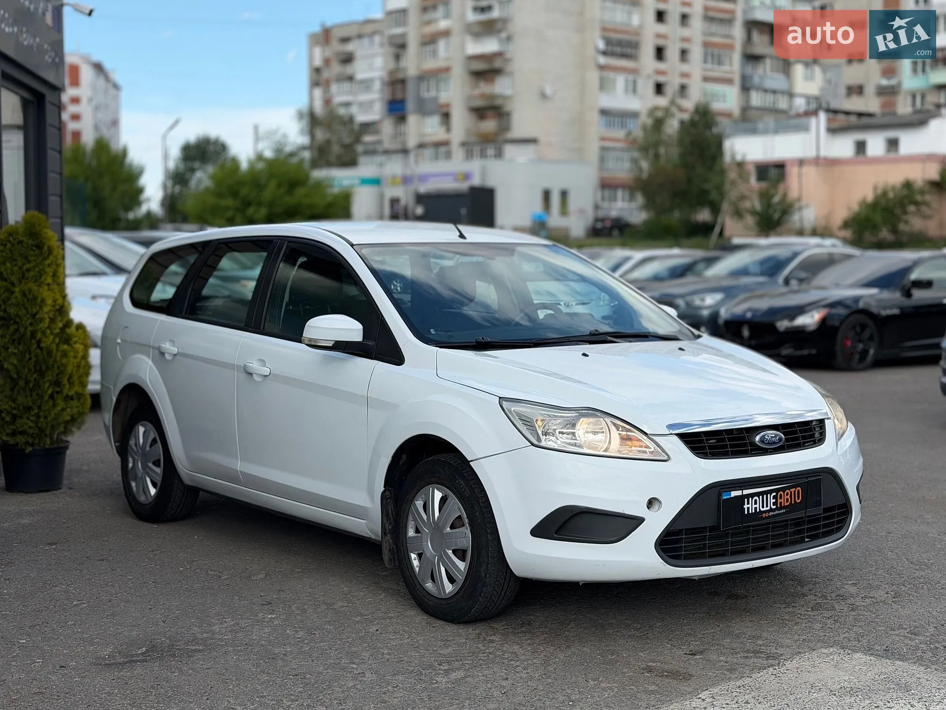 2010 Ford Focus - мініатюра 6