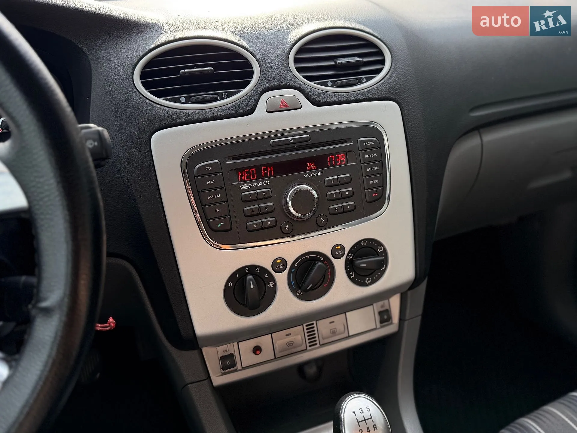 2010 Ford Focus - мініатюра 28