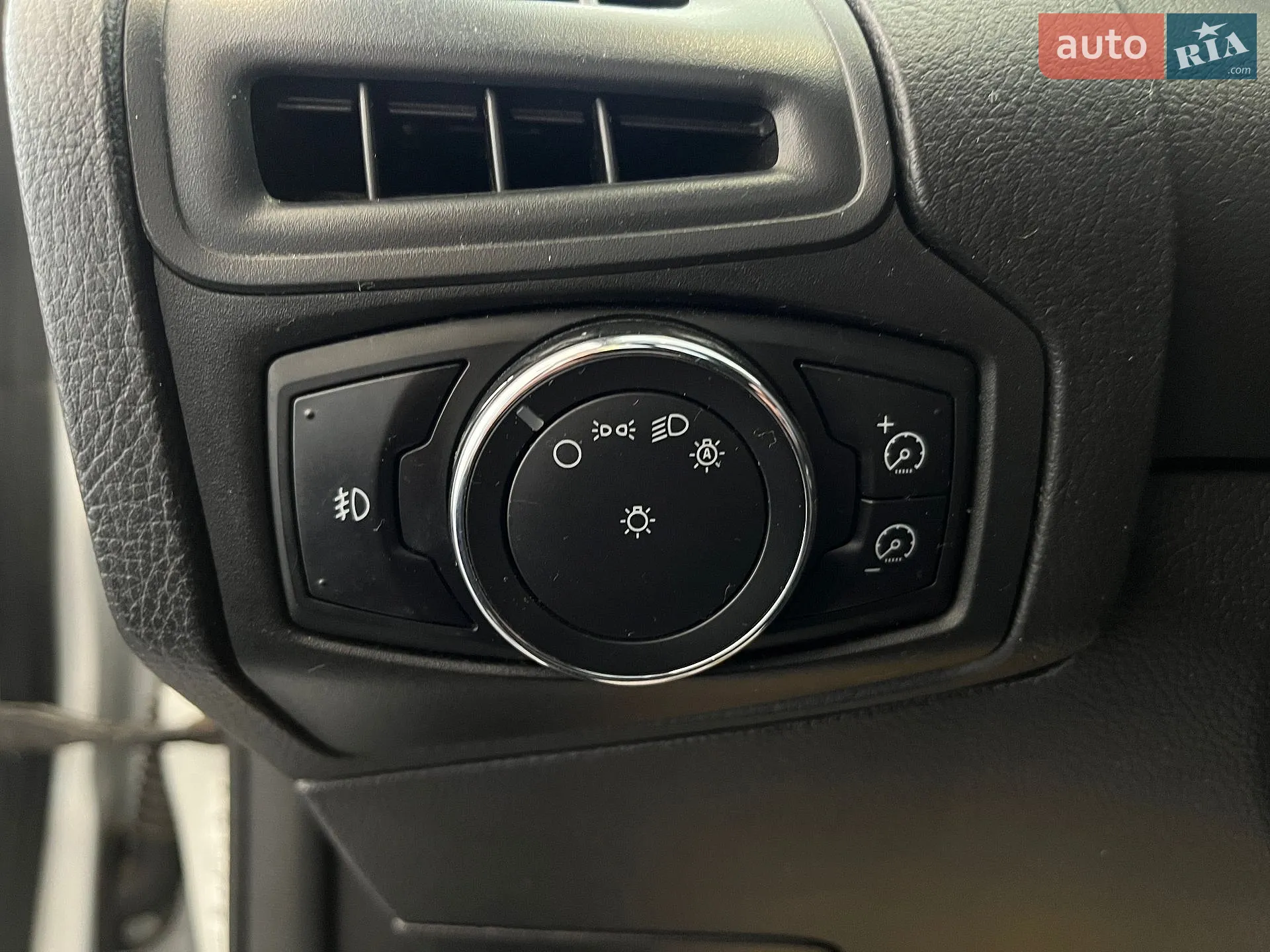 2012 Ford Focus - мініатюра 21