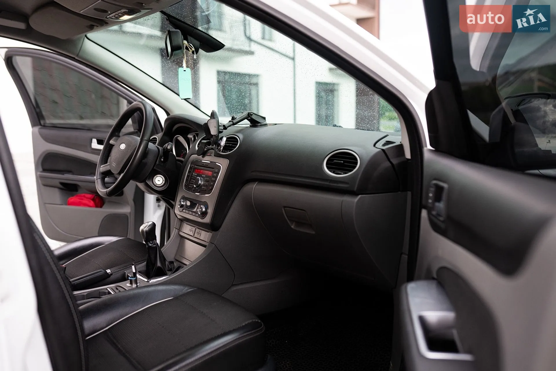 2010 Ford Focus - мініатюра 26