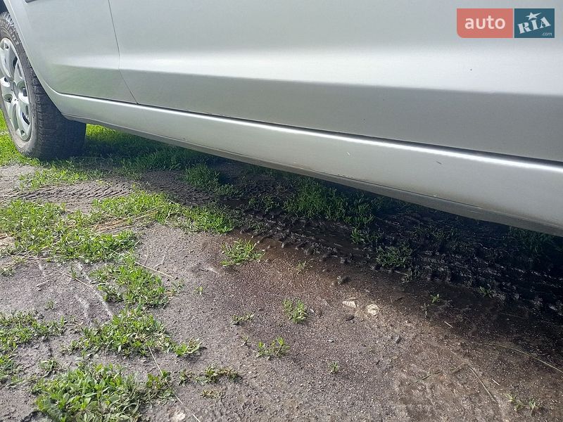Седан Ford Focus 2006 в Зіньківі