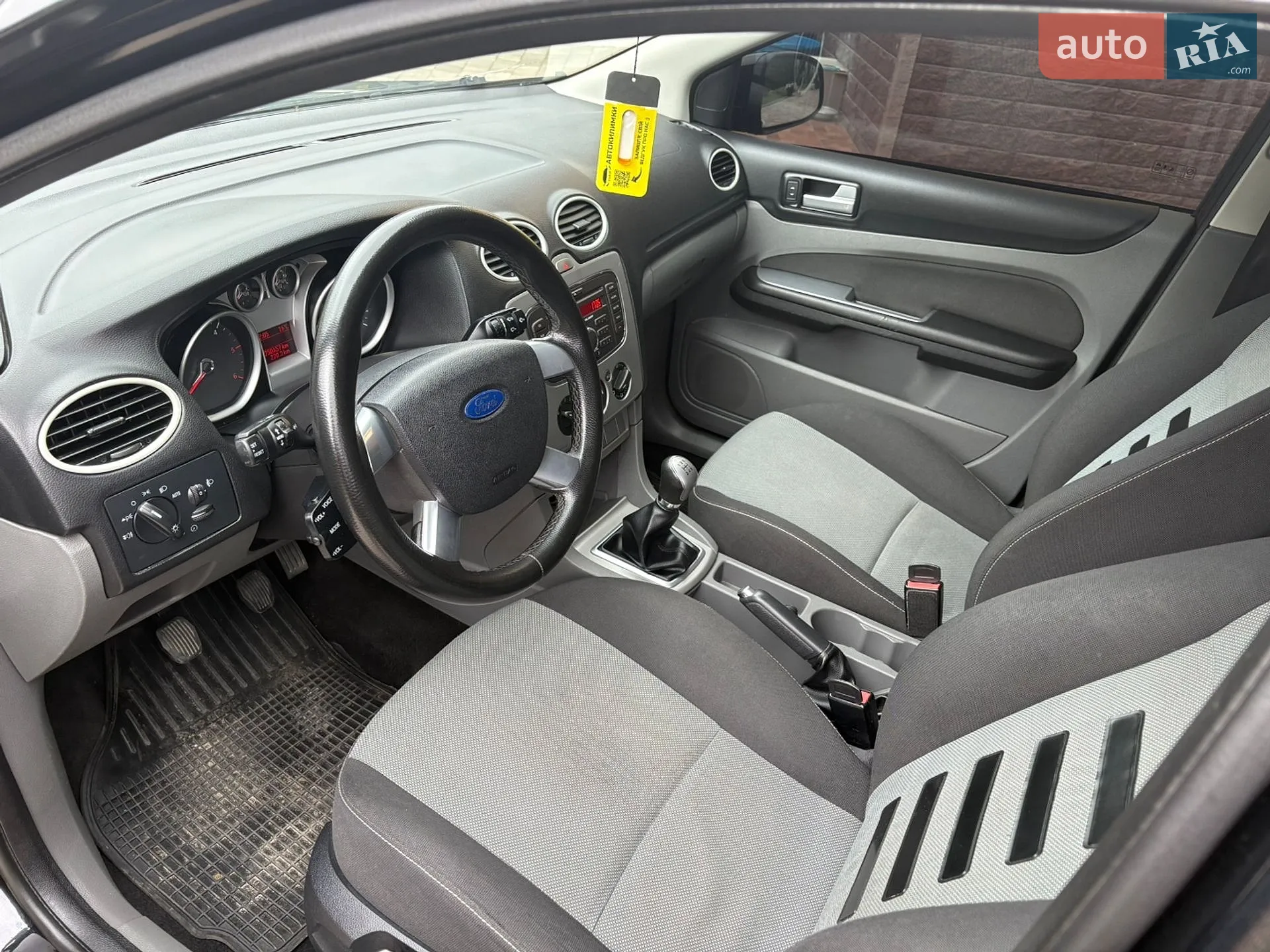 2010 Ford Focus - мініатюра 4