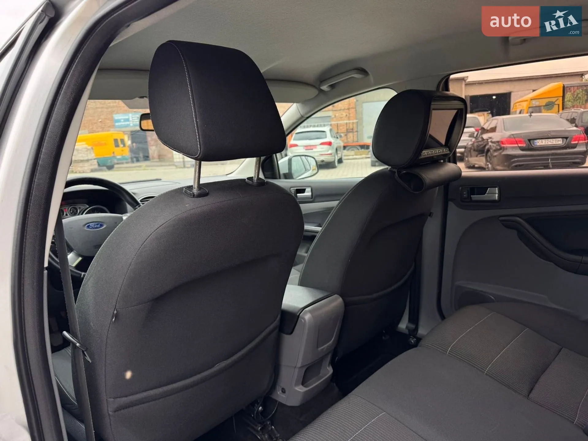 2010 Ford Focus - мініатюра 11
