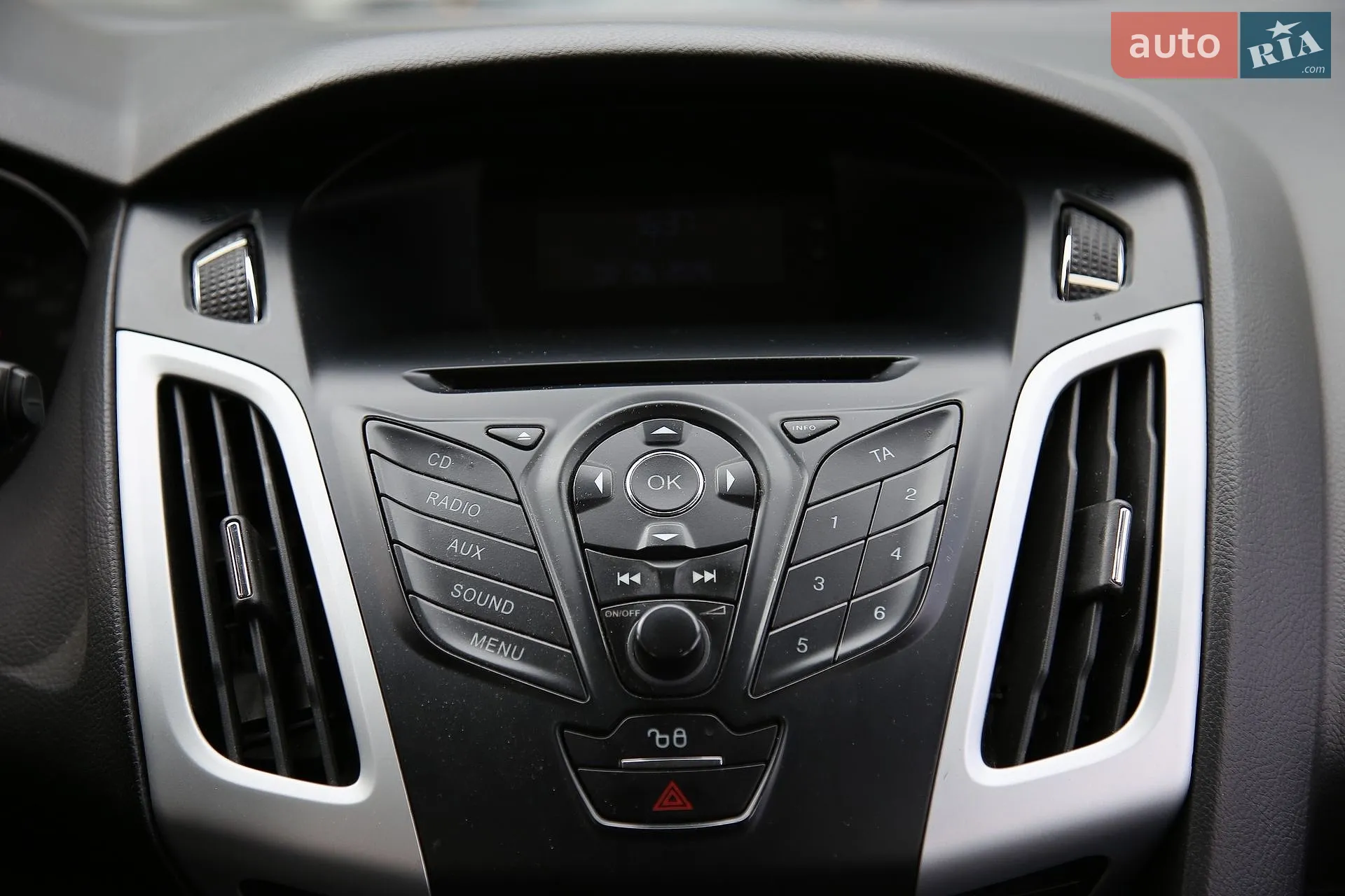 2012 Ford Focus - мініатюра 16