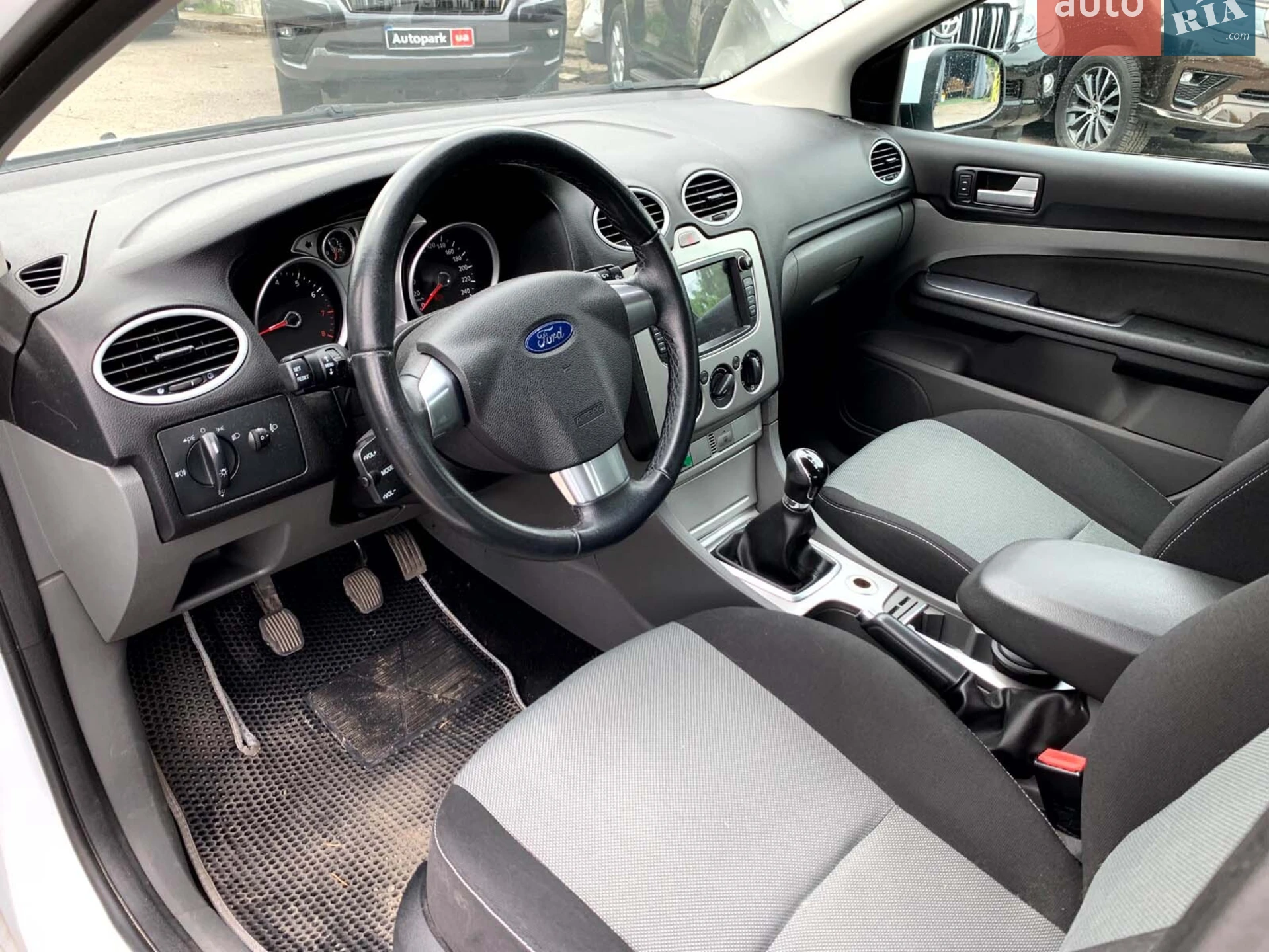 2010 Ford Focus - мініатюра 16